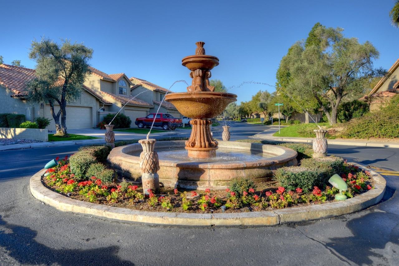 7893 E Joshua Tree Ln - Photo 3 of 17