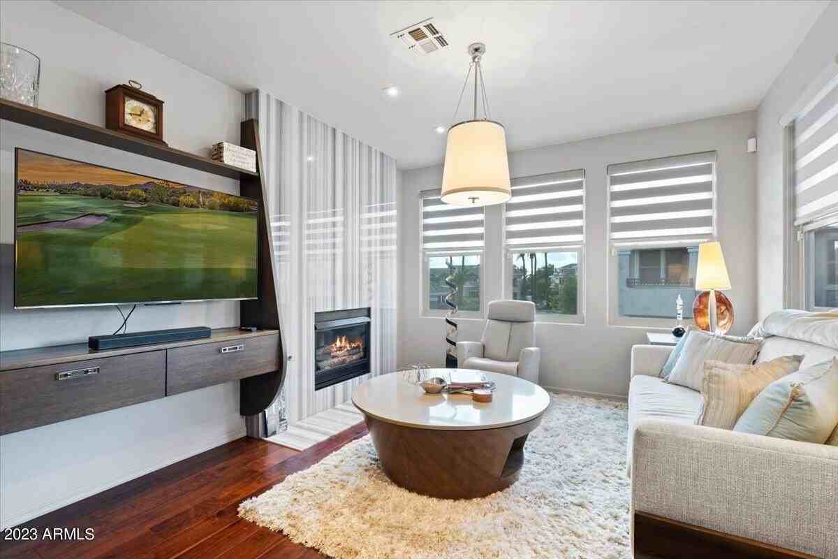 15221 N Clubgate Dr #2062 - Photo 4 of 25