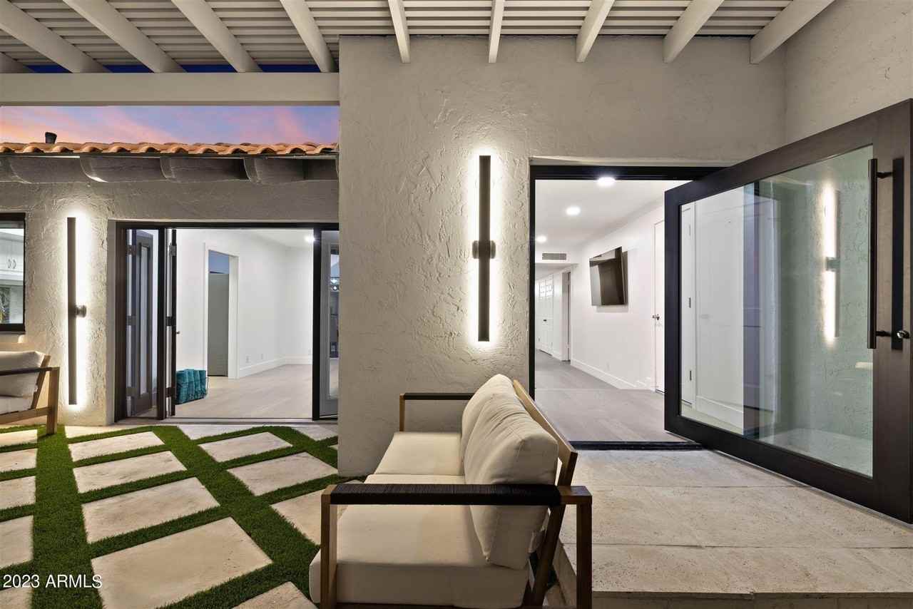 2629 S Country Club Way - Photo 4 of 41