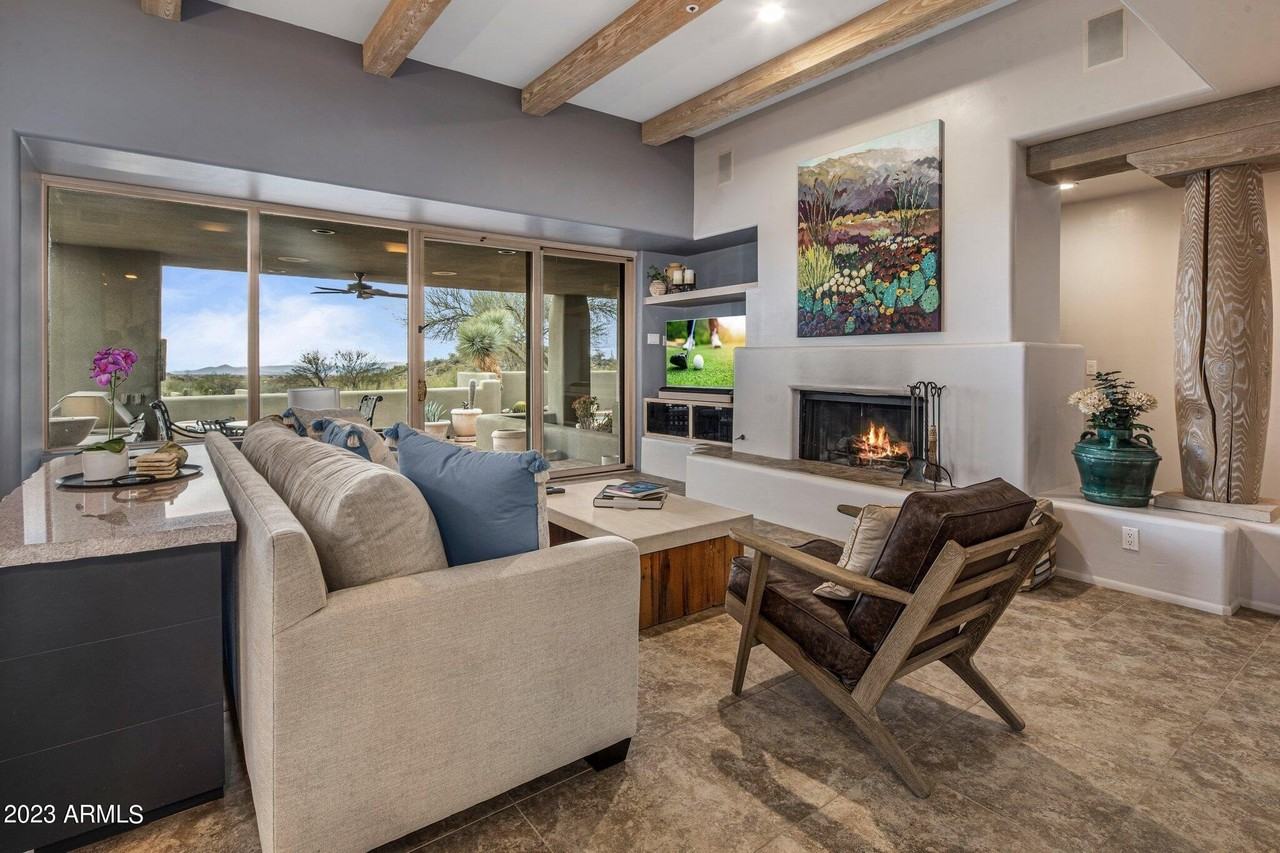 10111 Graythorn Drive - Photo 3 of 14