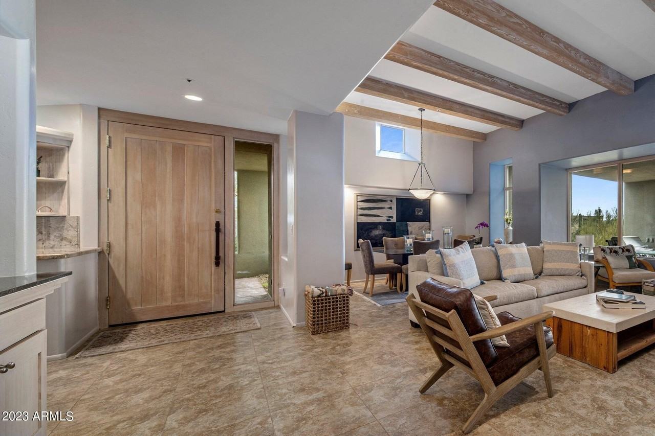 10111 Graythorn Drive - Photo 4 of 14