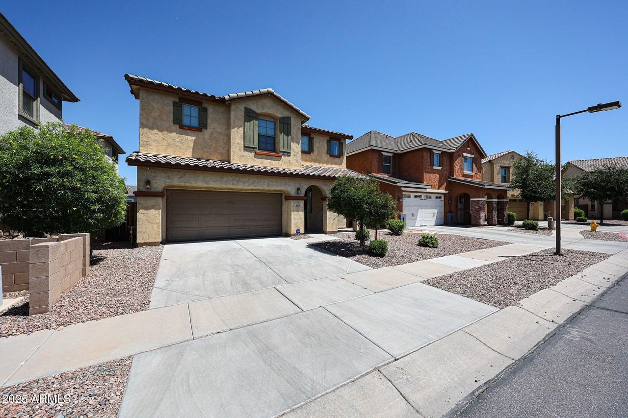 8958 West State Avenue - Photo 2 of 41