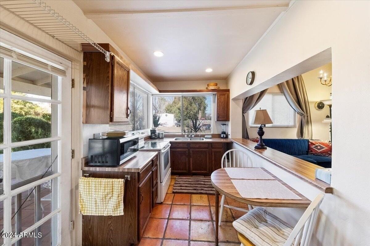 8507 East Hazelwood Street - Photo 7 of 24