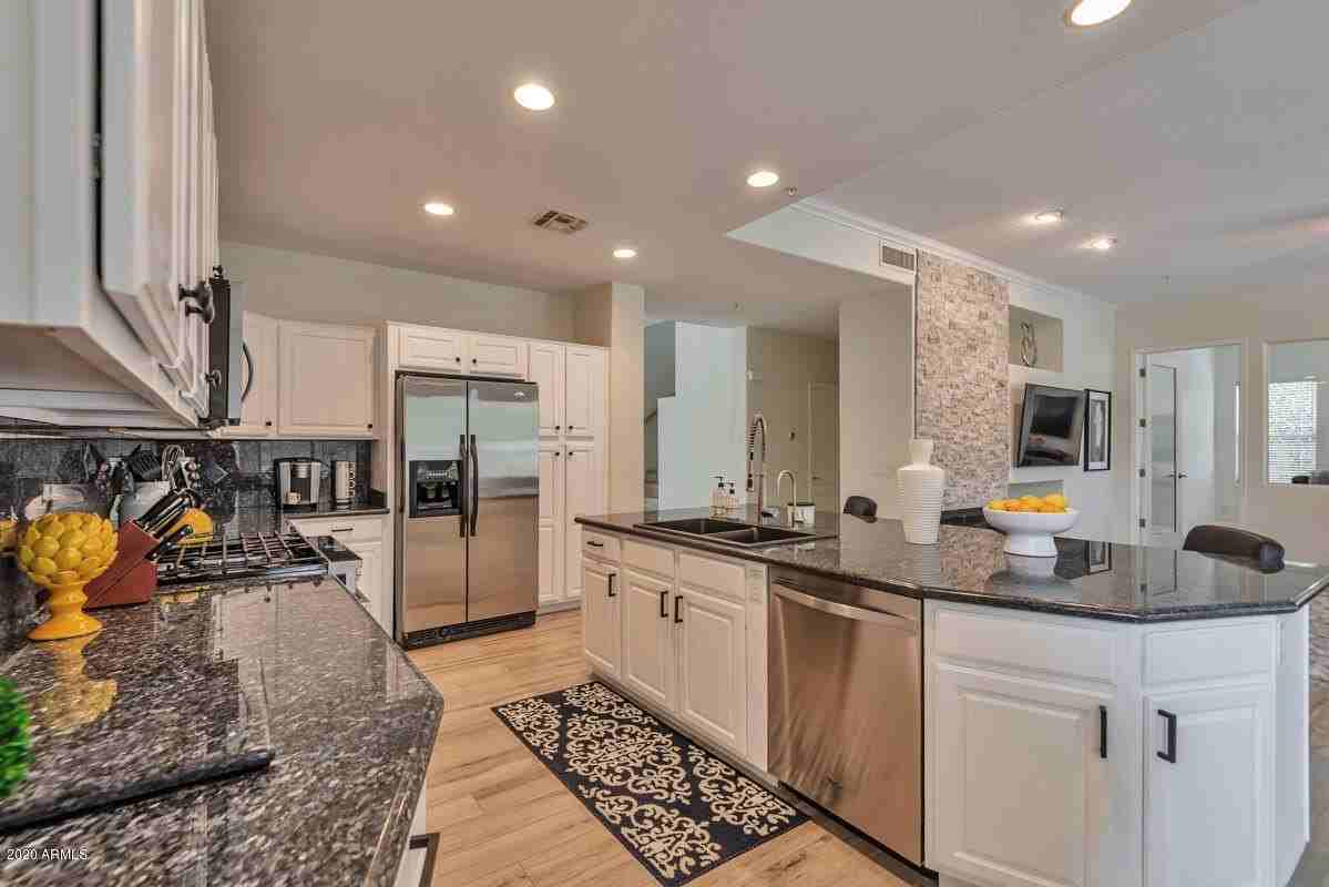 16457 N 103rd Pl - Photo 4 of 35