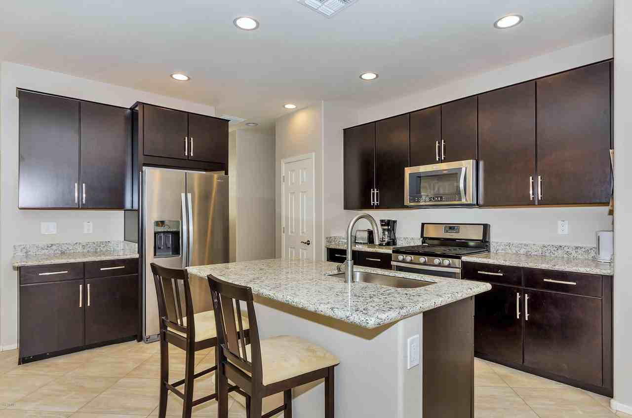 17584 West Fairview Street - Photo 6 of 27