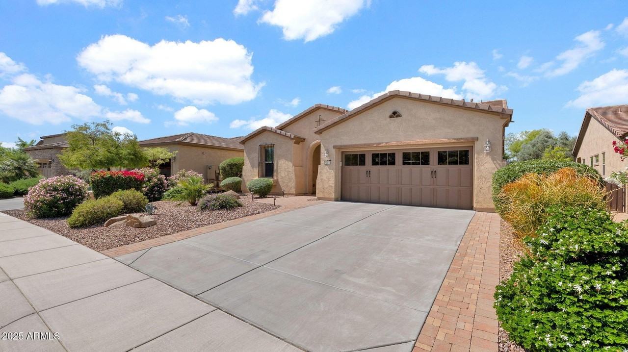 12975 Yellow Bird Lane - Photo 2 of 33