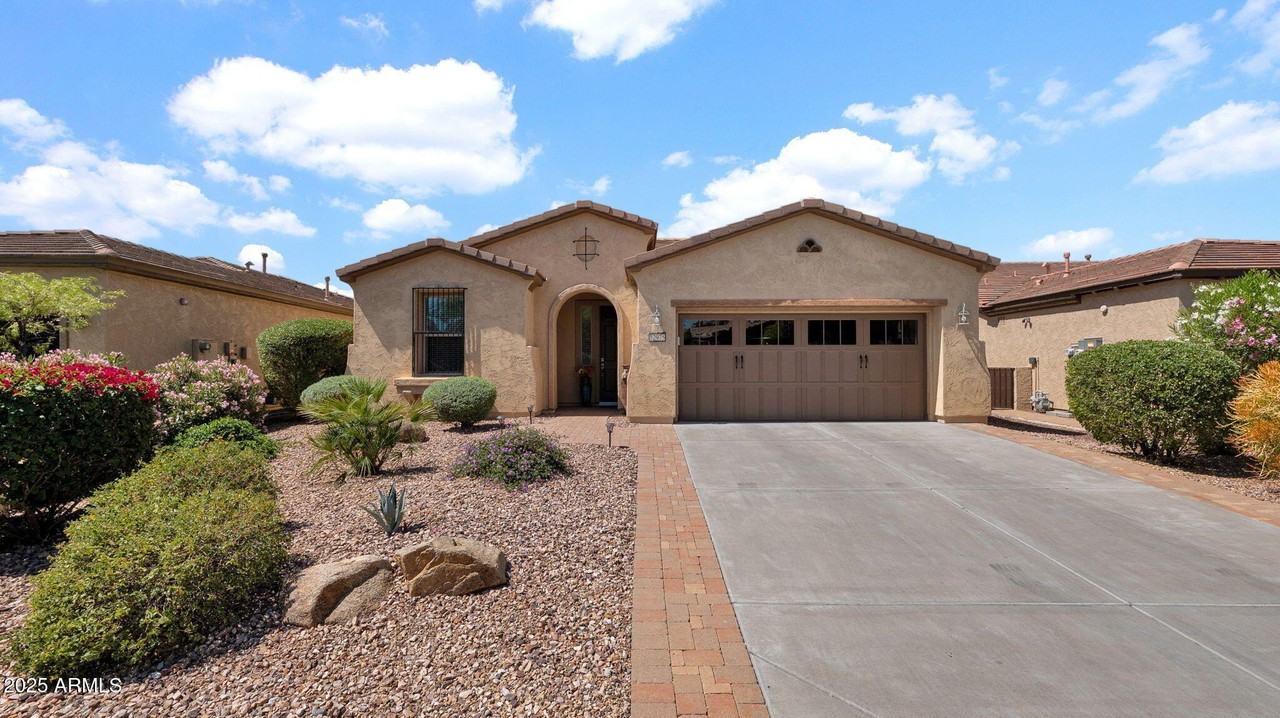 12975 Yellow Bird Lane - Photo 3 of 33