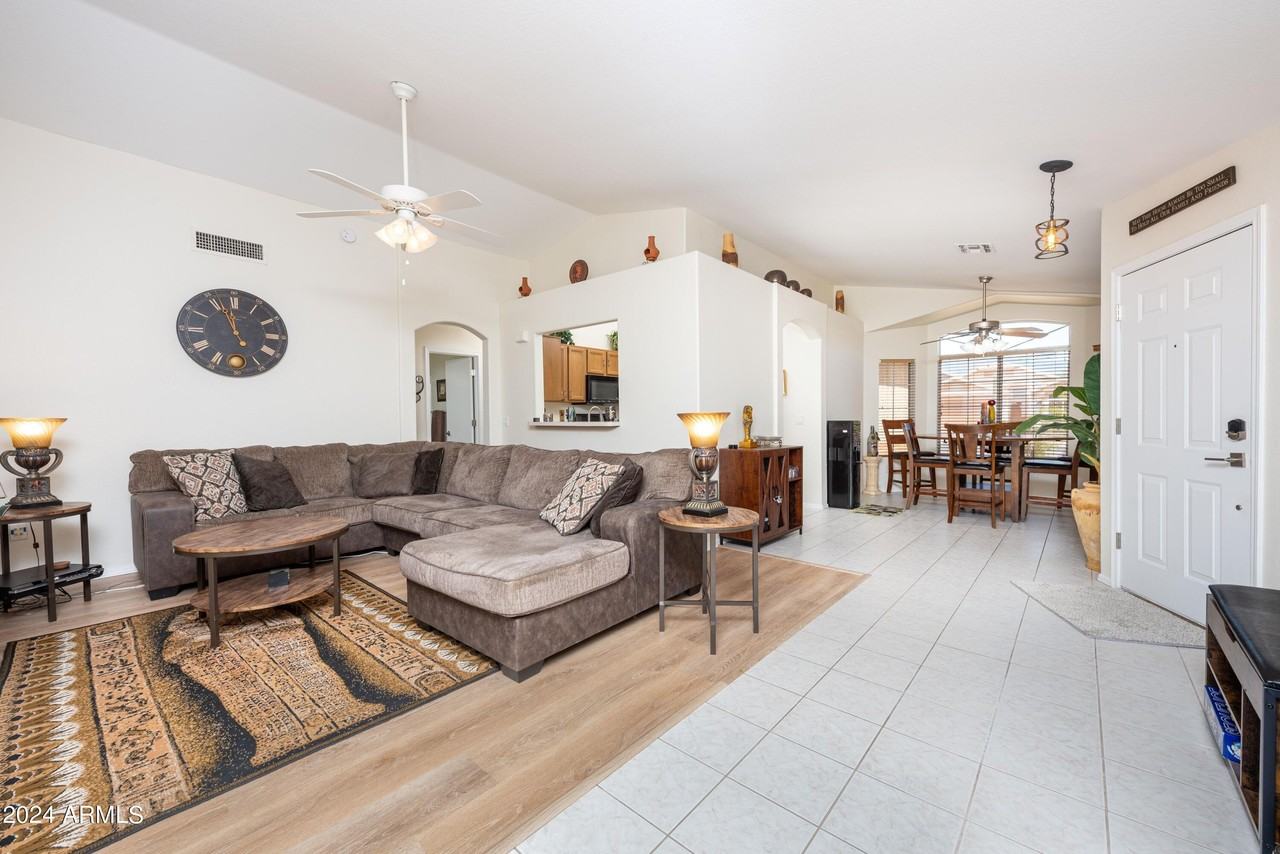 707 West Baylor Lane - Photo 3 of 14