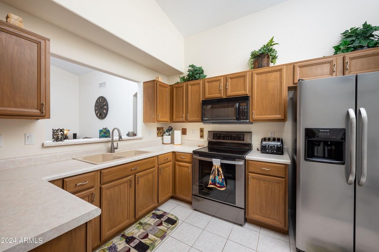 707 West Baylor Lane - Photo 6 of 14