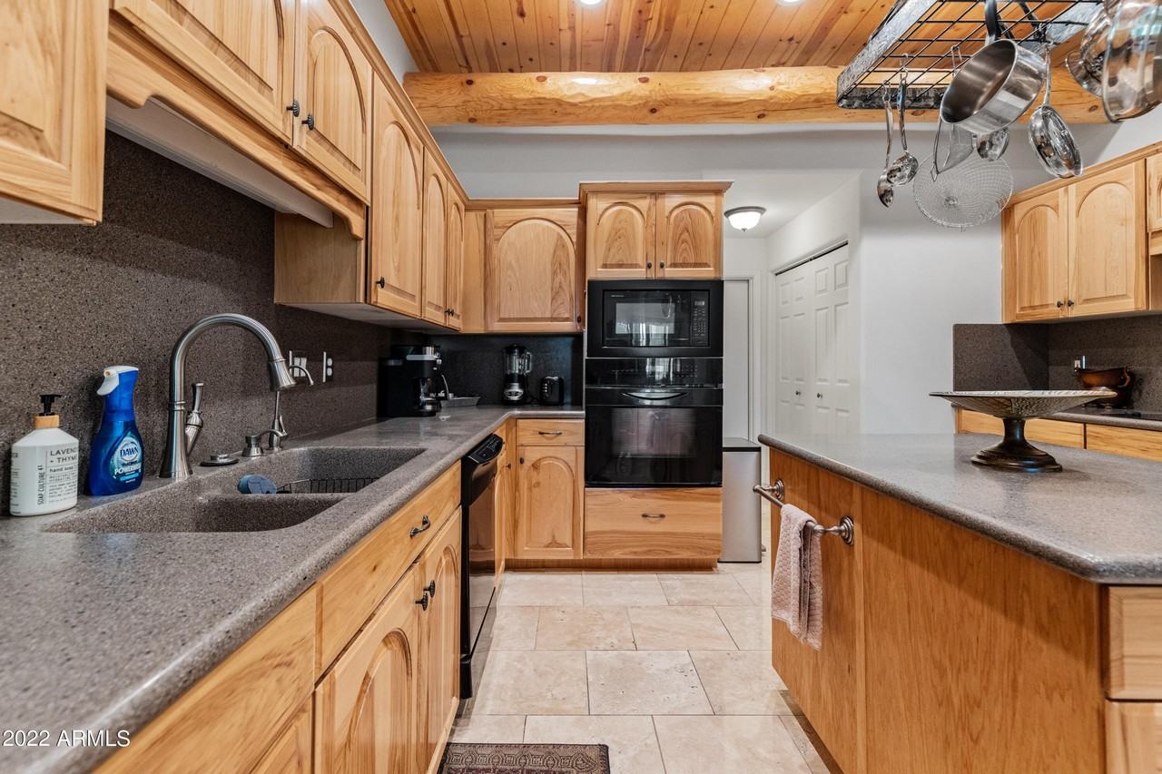 7477 W Denaro Dr - Photo 5 of 39