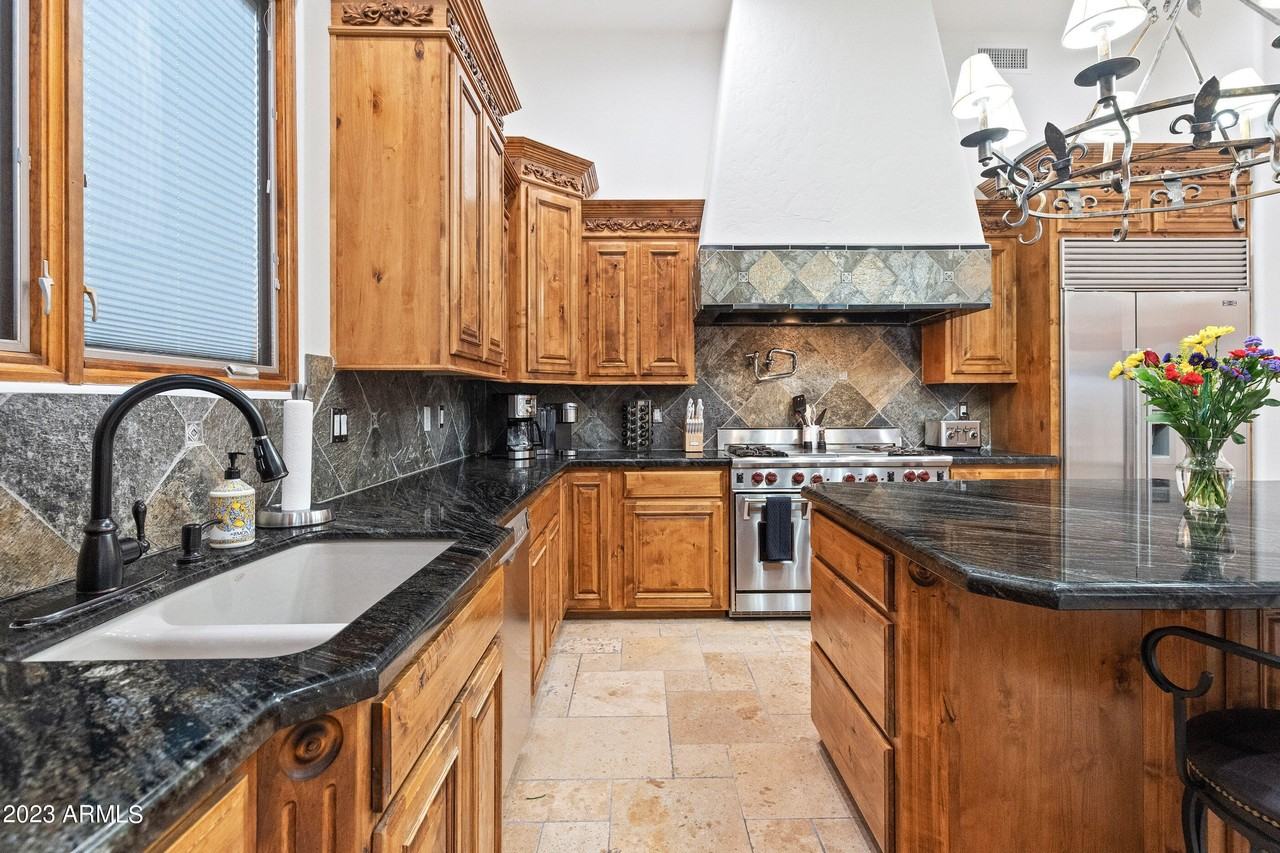 5529 Pinnacle Hill Drive - Photo 4 of 50