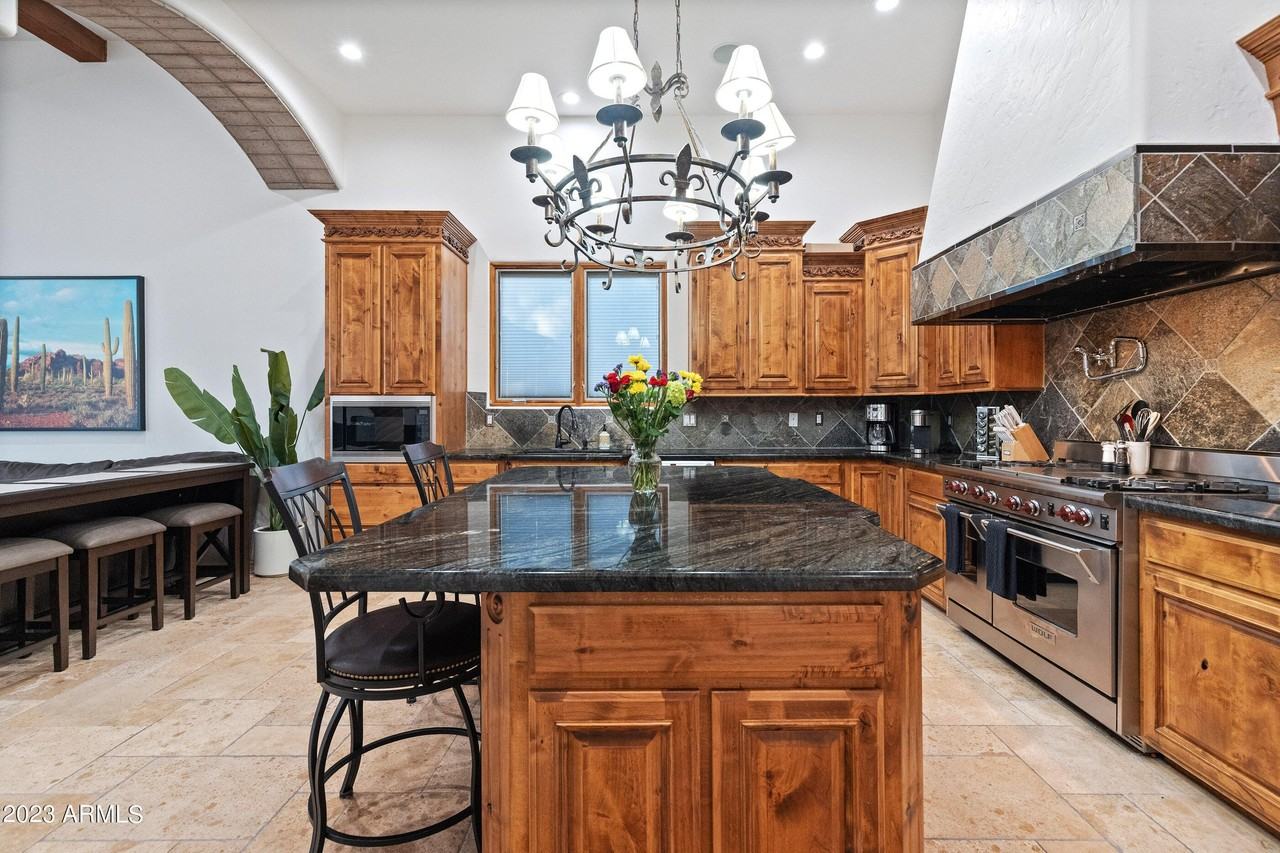 5529 Pinnacle Hill Drive - Photo 5 of 50