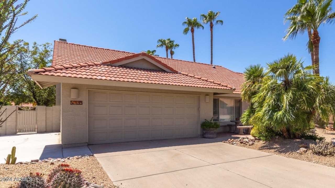 5729 East Anderson Drive - Photo 3 of 39