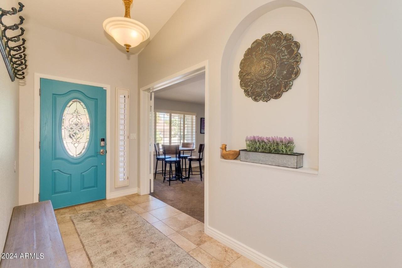 5729 East Anderson Drive - Photo 4 of 39