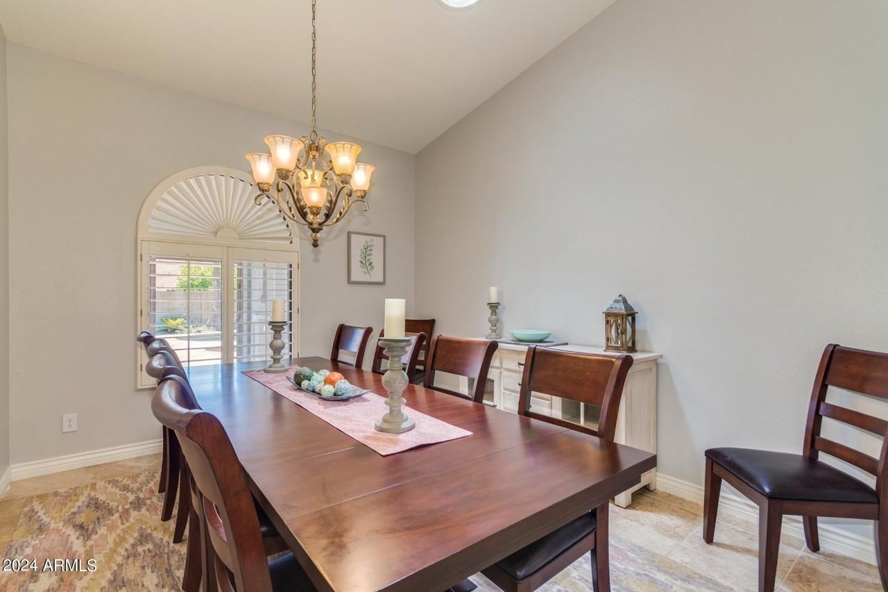 5729 East Anderson Drive - Photo 7 of 39