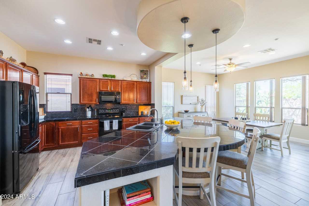 12368 Hedge Hog Place - Photo 3 of 25