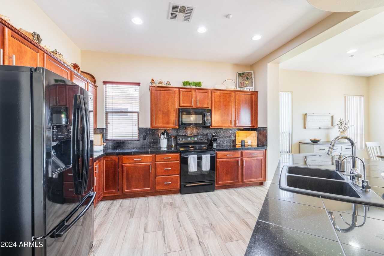 12368 Hedge Hog Place - Photo 4 of 25