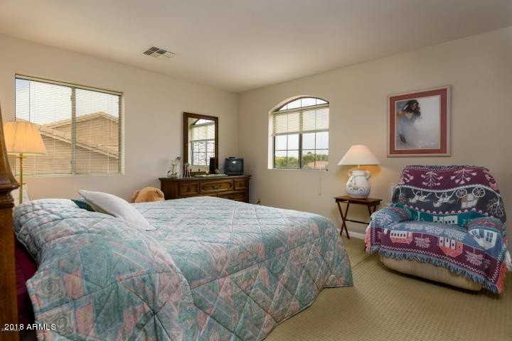 24214 Southwest Lakeway Circle - Photo 7 of 28