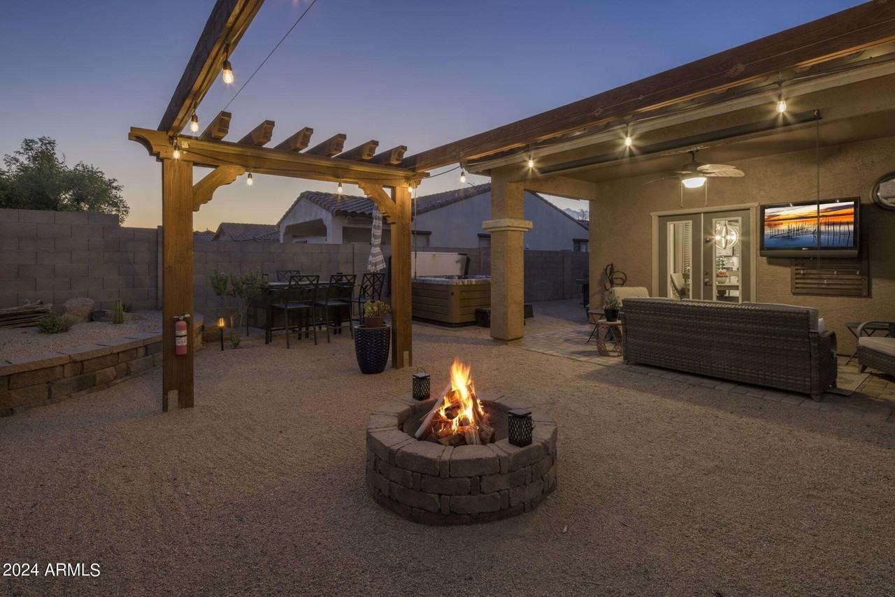 1537 East Indigo Street - Photo 6 of 50