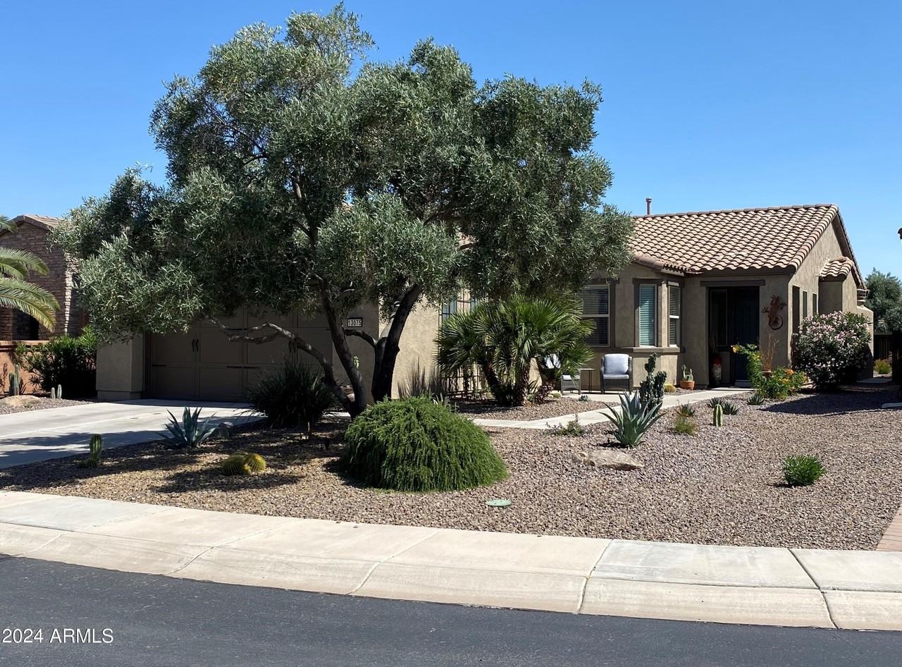 13075 West Desert Vista Trail - Photo 2 of 32