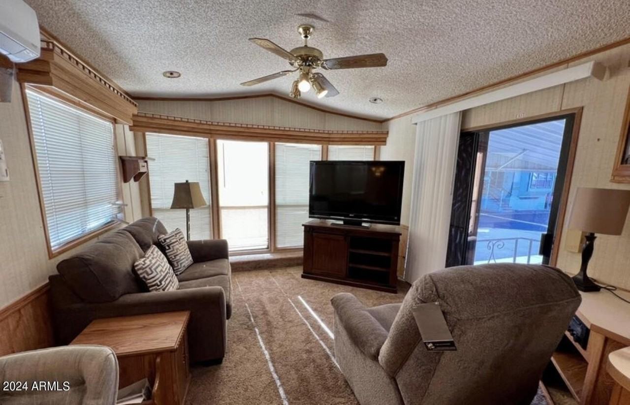 210 East Mesa Drive - Photo 5 of 18