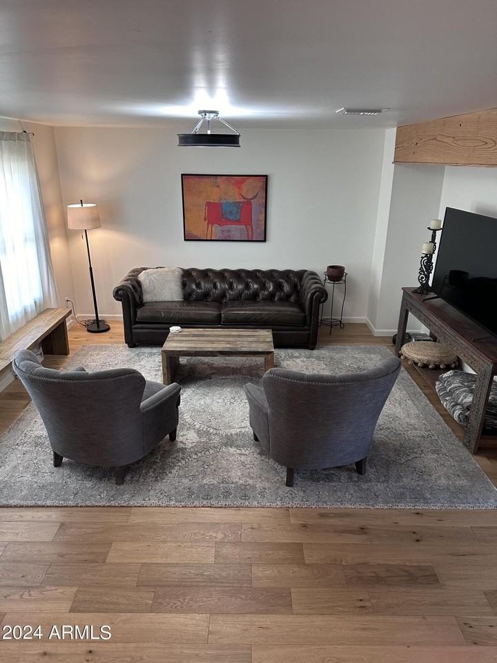 5042 N 82nd St - Photo 5 of 17