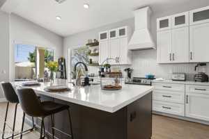 featured image of 7435 Rustling Pass