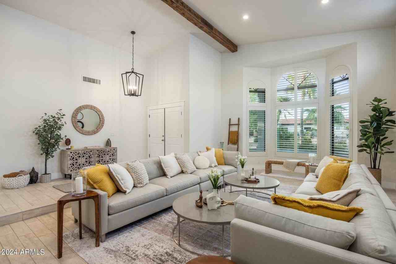 8179 East Whispering Wind Drive - Photo 4 of 32