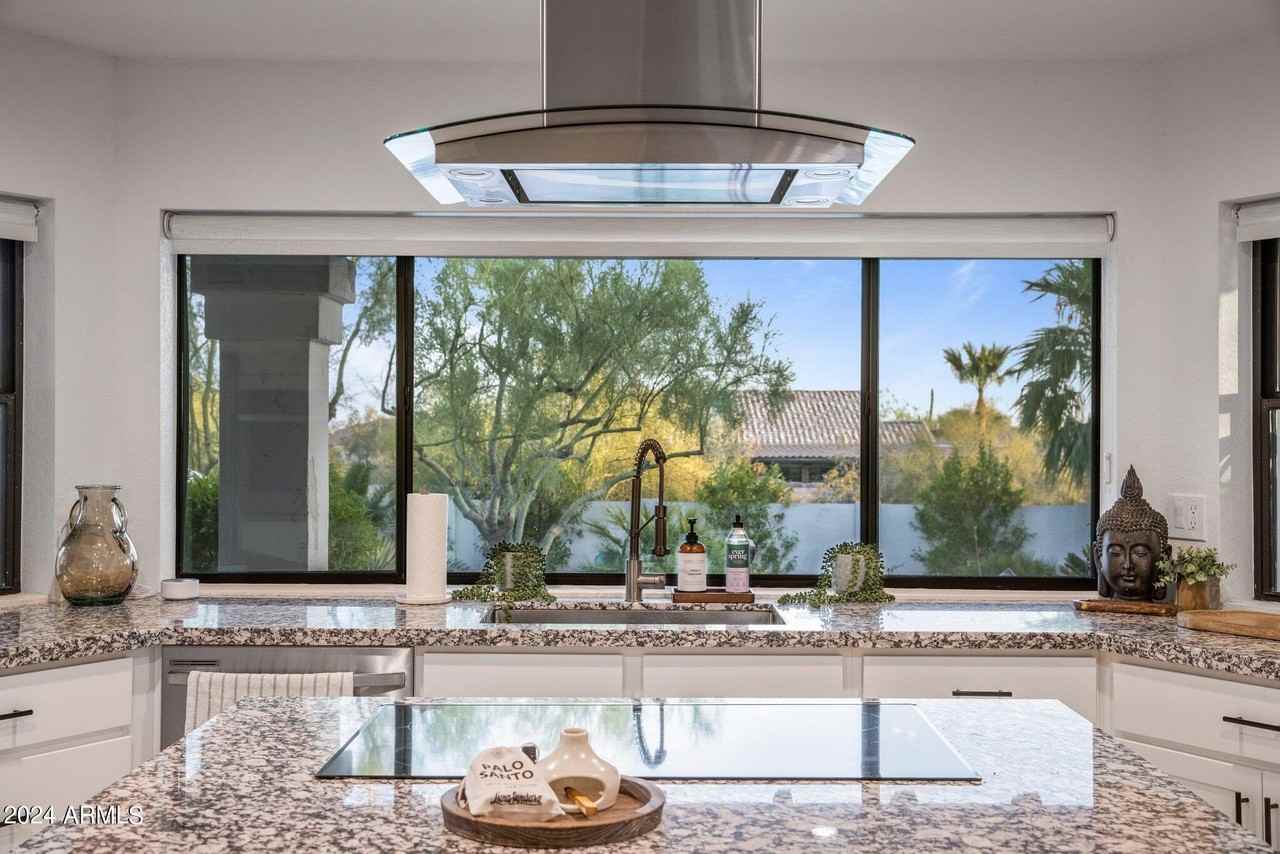 8179 East Whispering Wind Drive - Photo 7 of 32