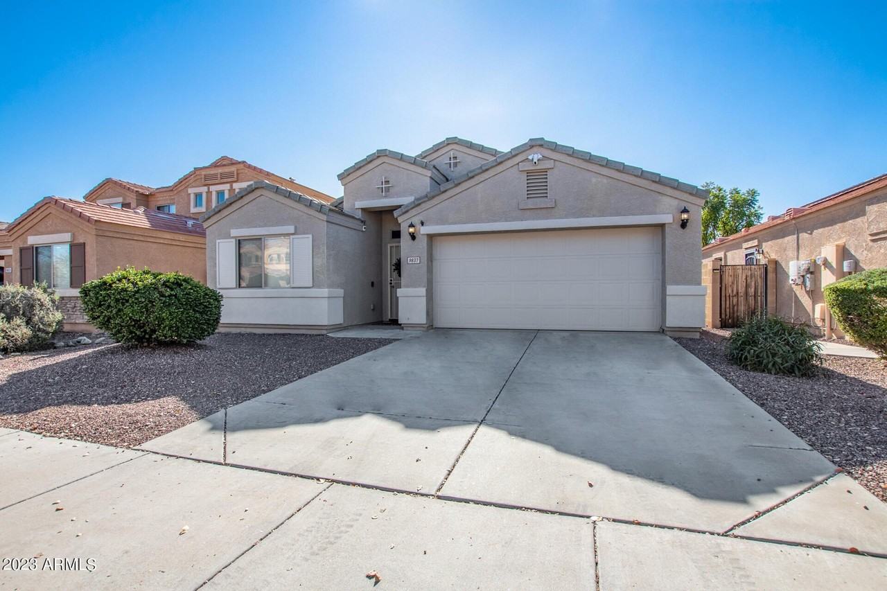 9837 West Salter Drive - Photo 6 of 31