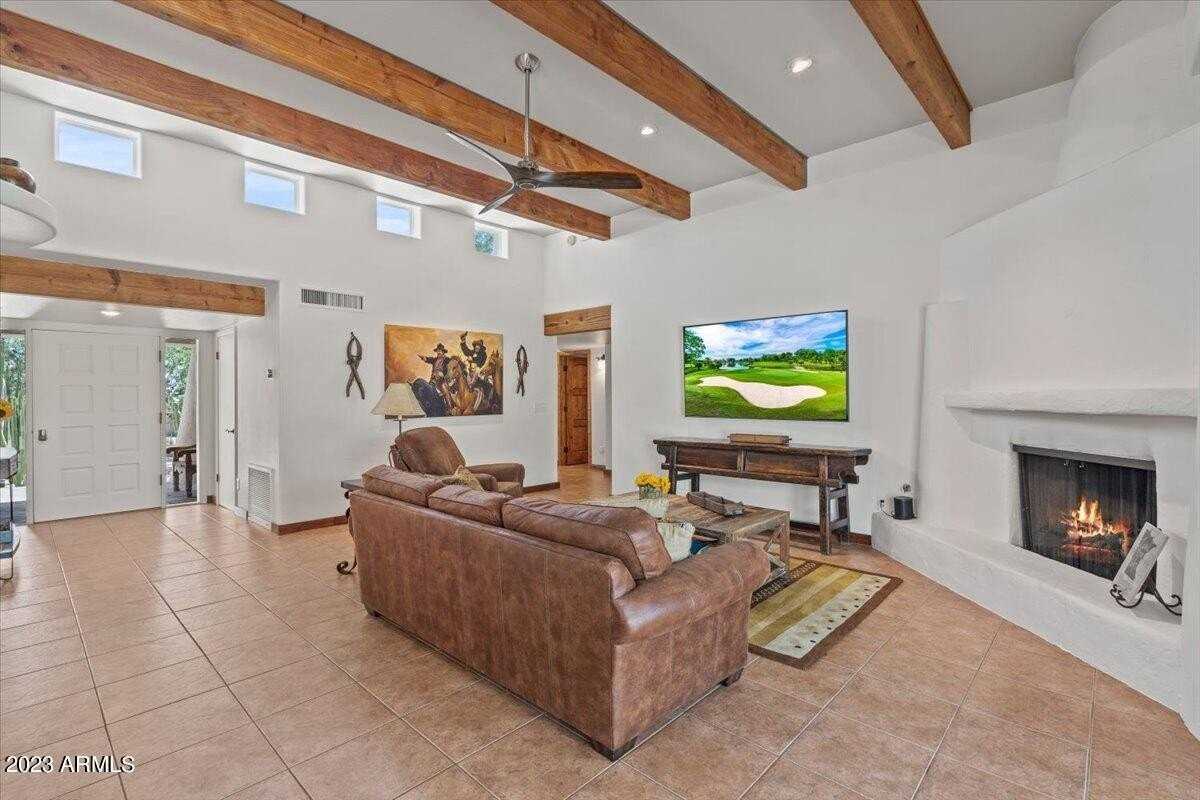 1816 East Eagle Claw Drive - Photo 5 of 23