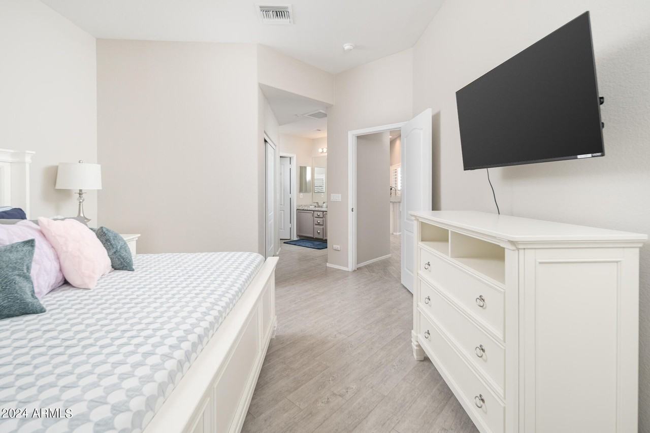 8164 West Zoe Ella Way - Photo 4 of 27