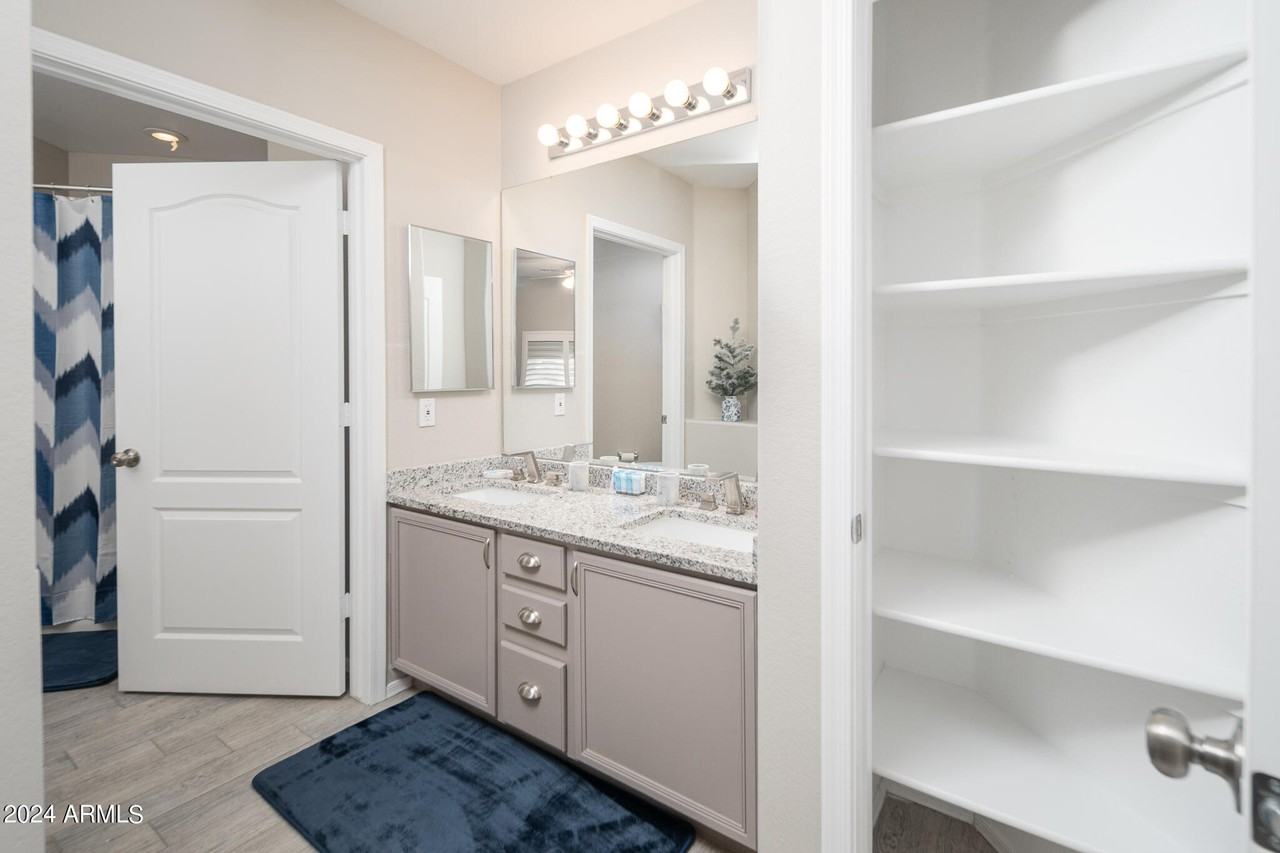 8164 West Zoe Ella Way - Photo 5 of 27