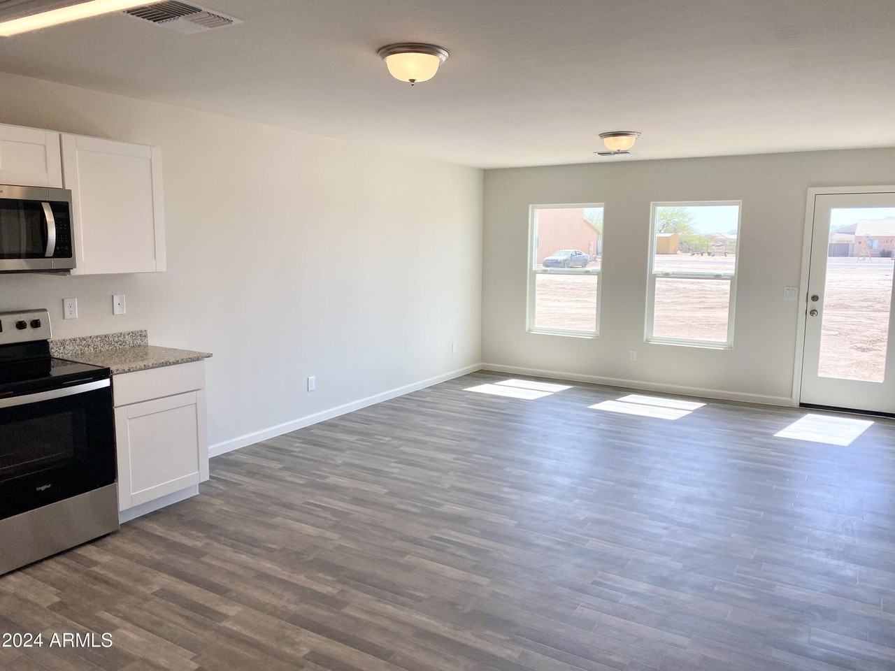 16001 South Bentley Drive - Photo 3 of 8