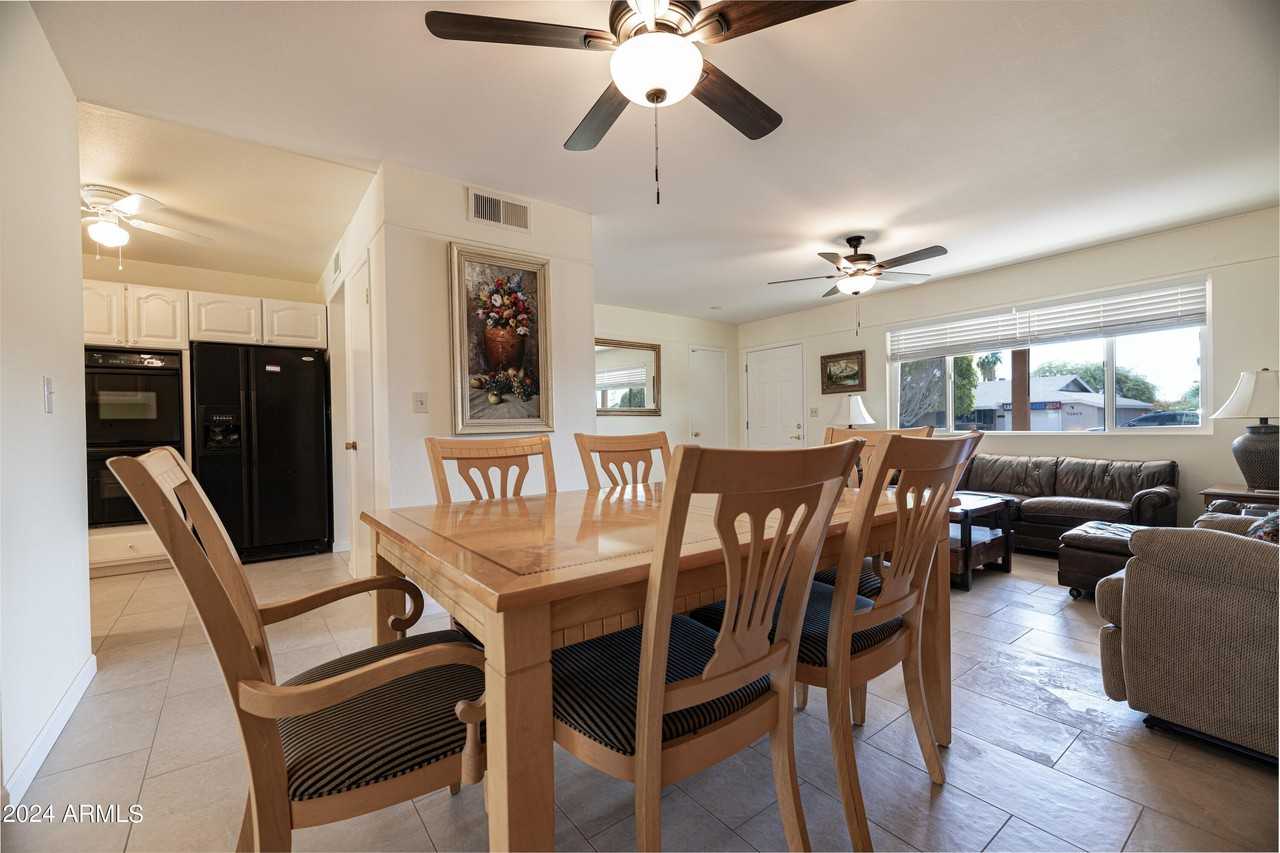 10846 North 109th Avenue - Photo 4 of 32