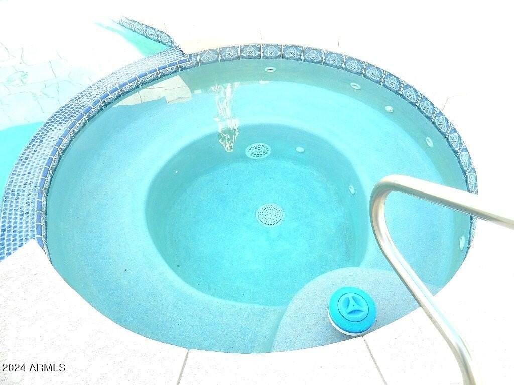 17210 West Elm Street - Photo 4 of 35