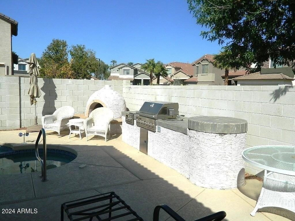 17210 West Elm Street - Photo 6 of 35