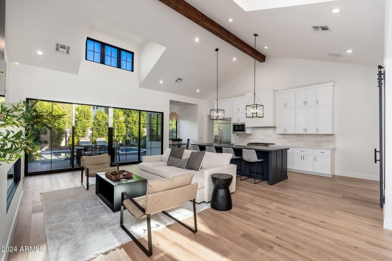 4017 N 49th Pl - Photo 3 of 28