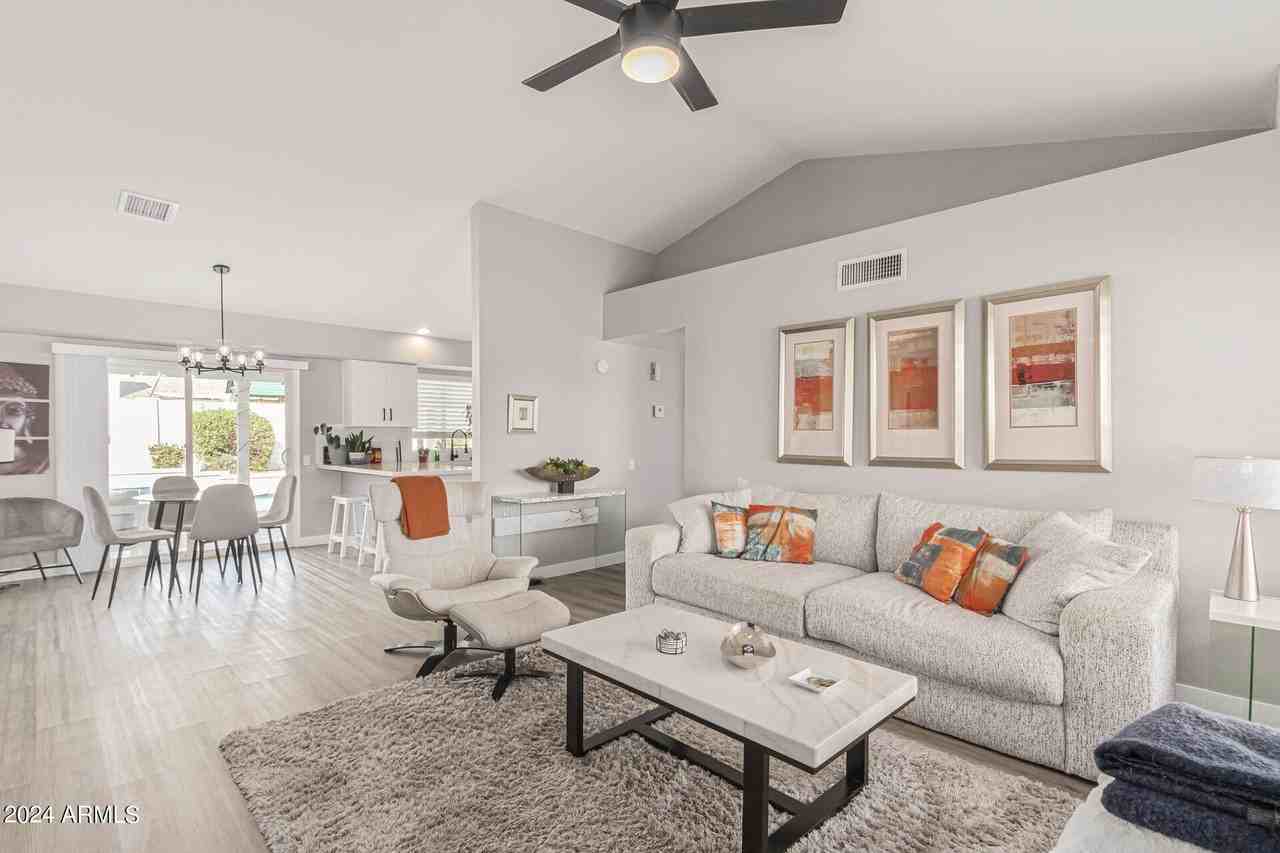 250 West Utopia Road - Photo 6 of 31