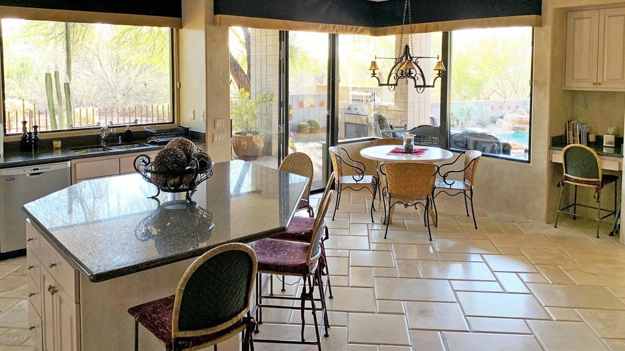 10663 E Fernwood Ln - Photo 7 of 27