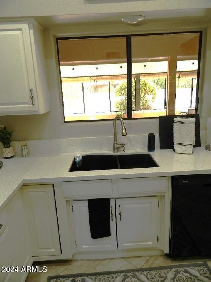 13931 Oak Glen Drive - Photo 3 of 34