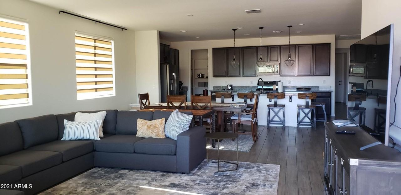 8365 S 165th Ave - Photo 2 of 9