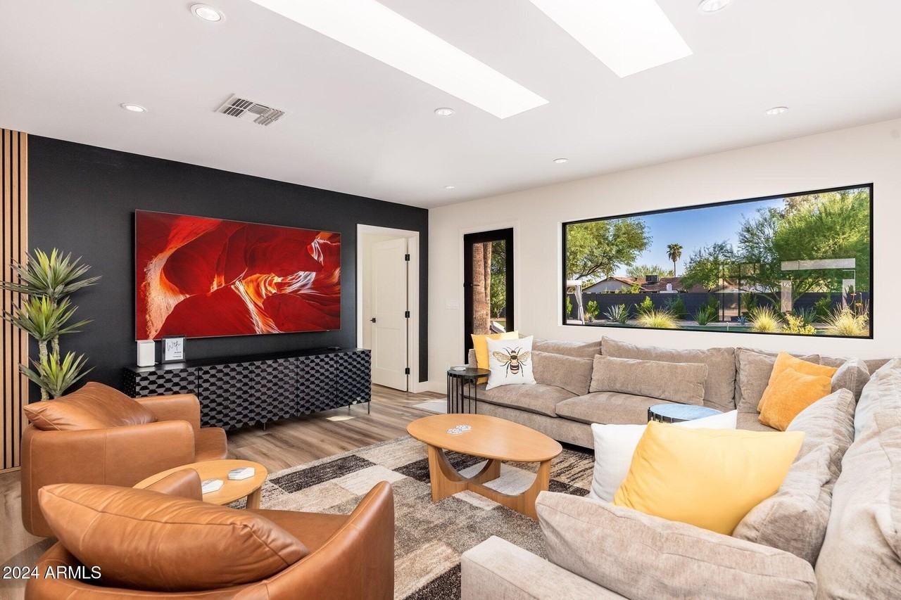 6025 East Charter Oak Road - Photo 2 of 50