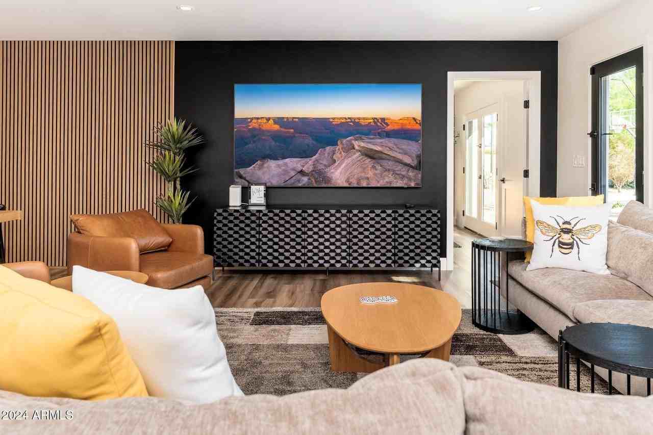 6025 East Charter Oak Road - Photo 7 of 50