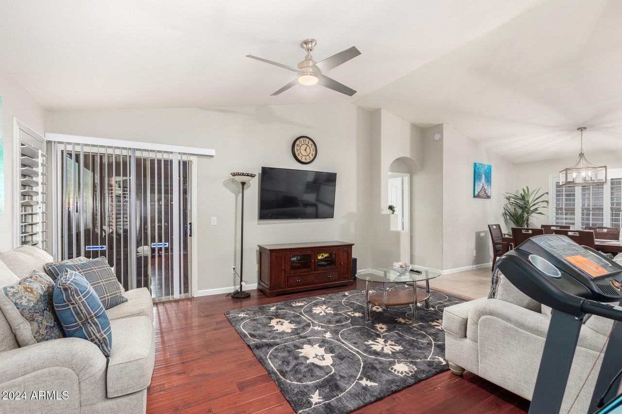 4847 E Abraham Ln - Photo 3 of 31