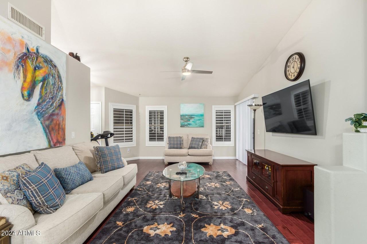 4847 E Abraham Ln - Photo 4 of 31