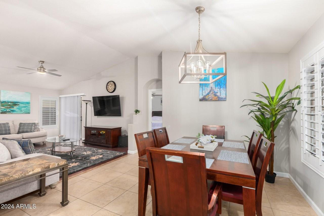 4847 E Abraham Ln - Photo 6 of 31