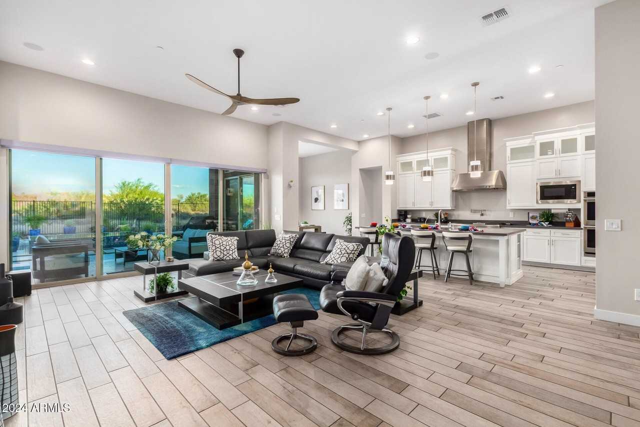 8566 East Cavalry Drive - Photo 7 of 37