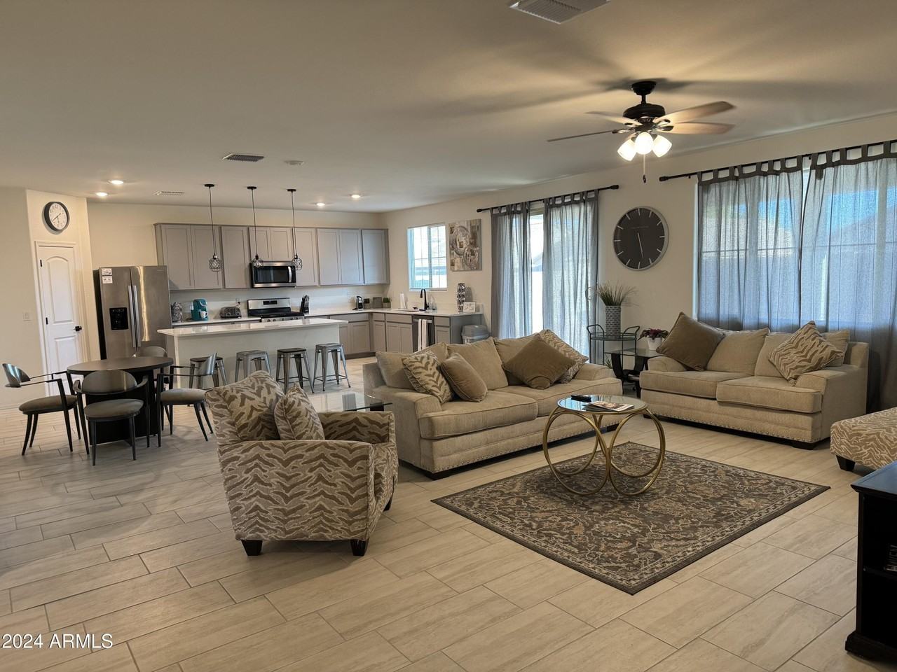 11445 West Edgemont Avenue - Photo 4 of 21