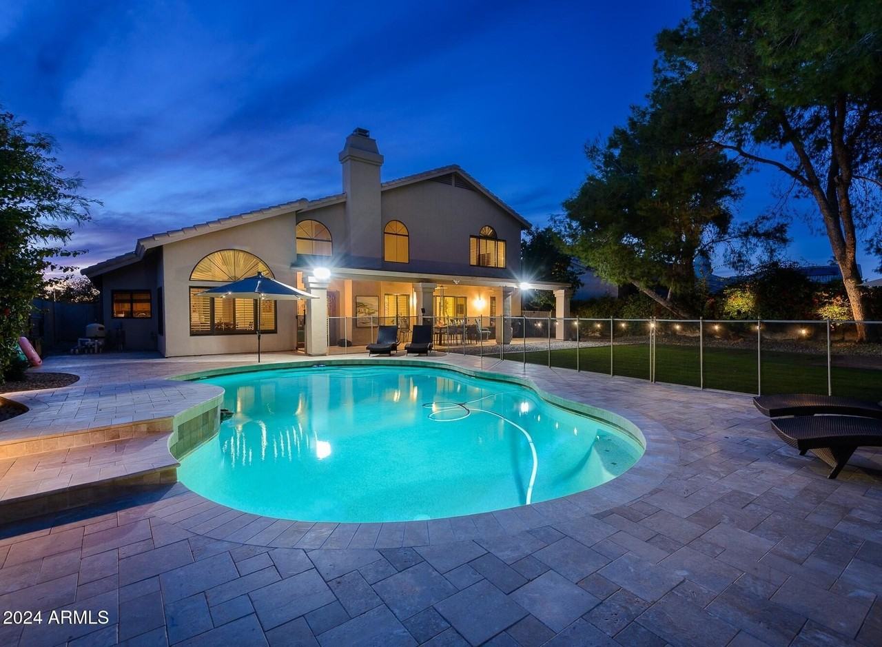 1221 North Kenwood Lane - Photo 2 of 32